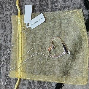 STERLING SILVER "A MOTHER HOLDS HER CHILDS HAND" RIBBON LOOP HEART NECKLACE 18"